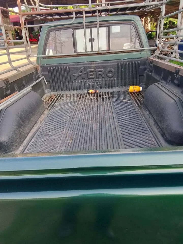 1993 Isuzu TFR III 2