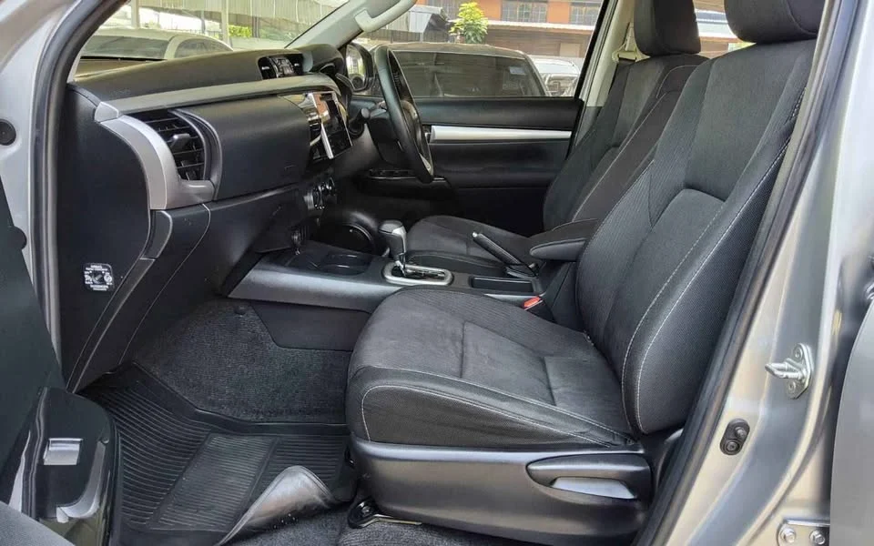 2020 Toyota Hilux VIII 2