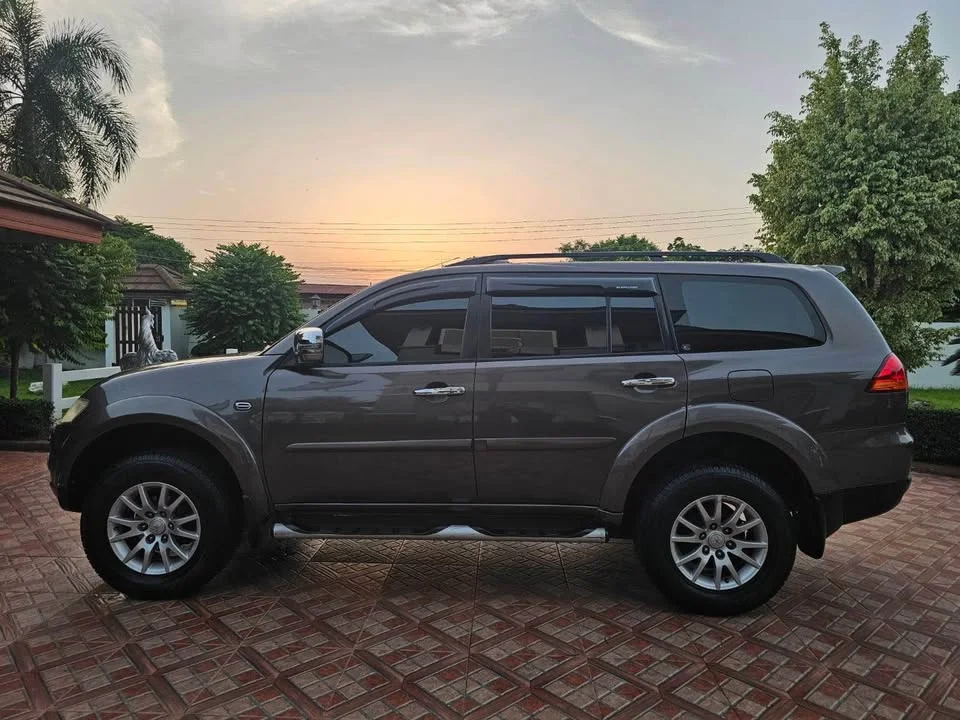 2013 Mitsubishi Pajero Sport II 2