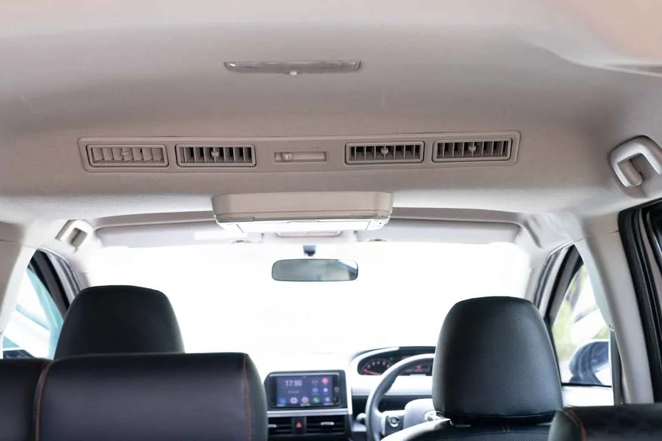 2017 Toyota Sienta II 2