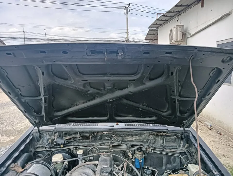 Mitsubishi Triton II 2