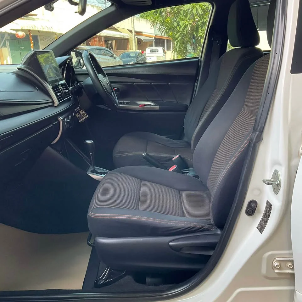 2015 Toyota Yaris III 2