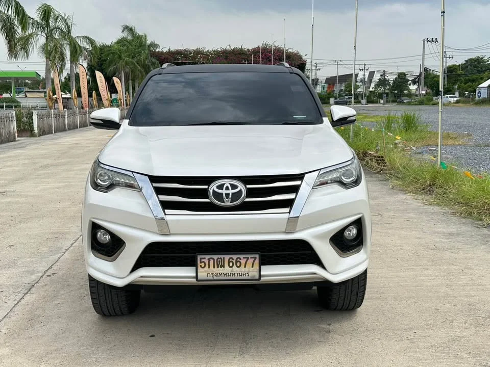 2017 Toyota Fortuner II 3