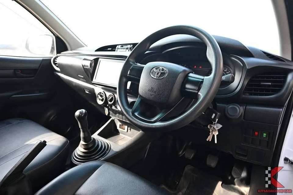 2021 Toyota Hilux VIII 2