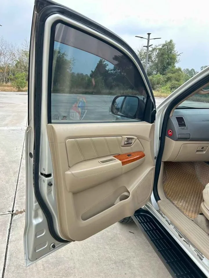 2010 Toyota Fortuner I 2