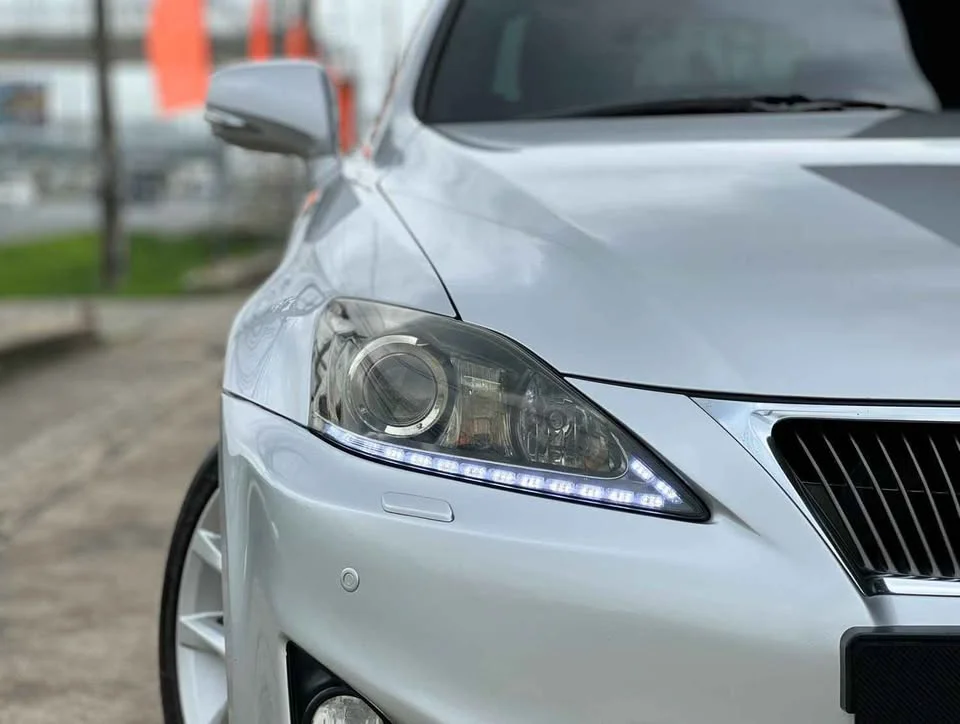 2010 Lexus IS II 3