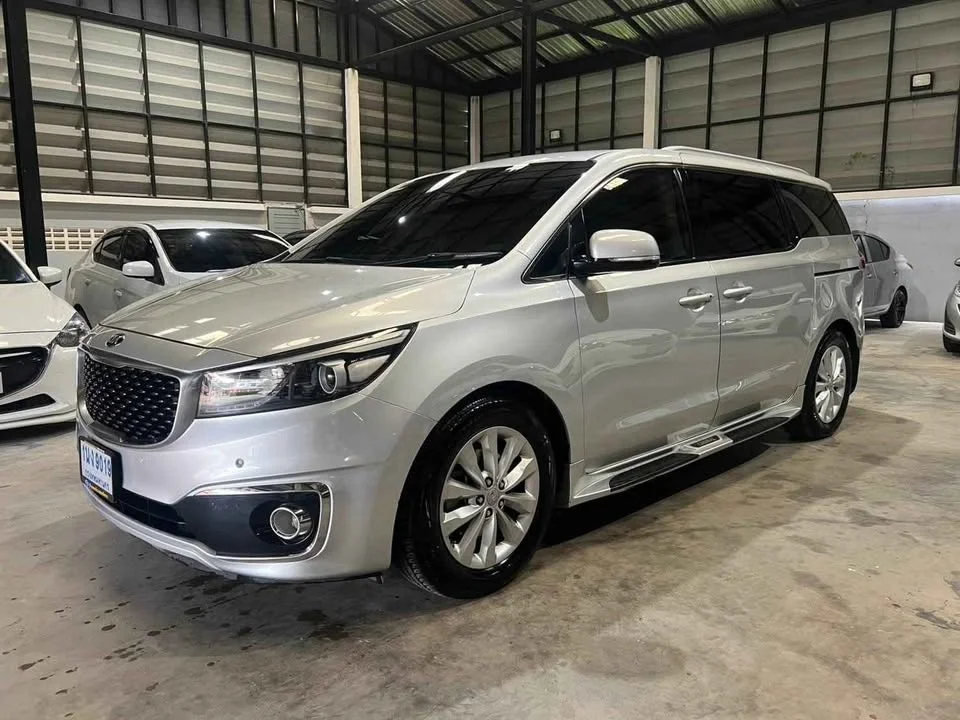 2016 Kia Carnival III 2