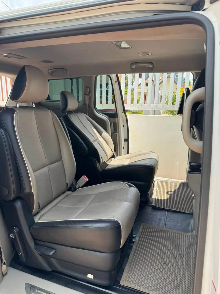 2018 Kia Carnival III 2
