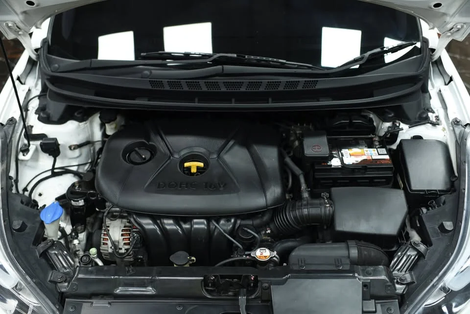 2016 Hyundai Elantra V 2