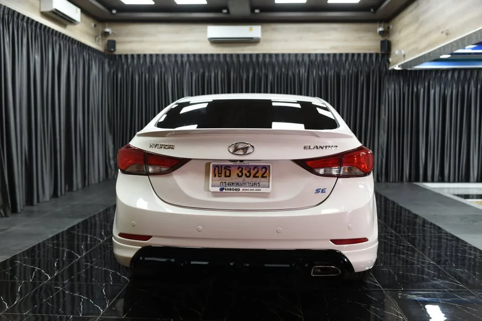 2016 Hyundai Elantra V 3