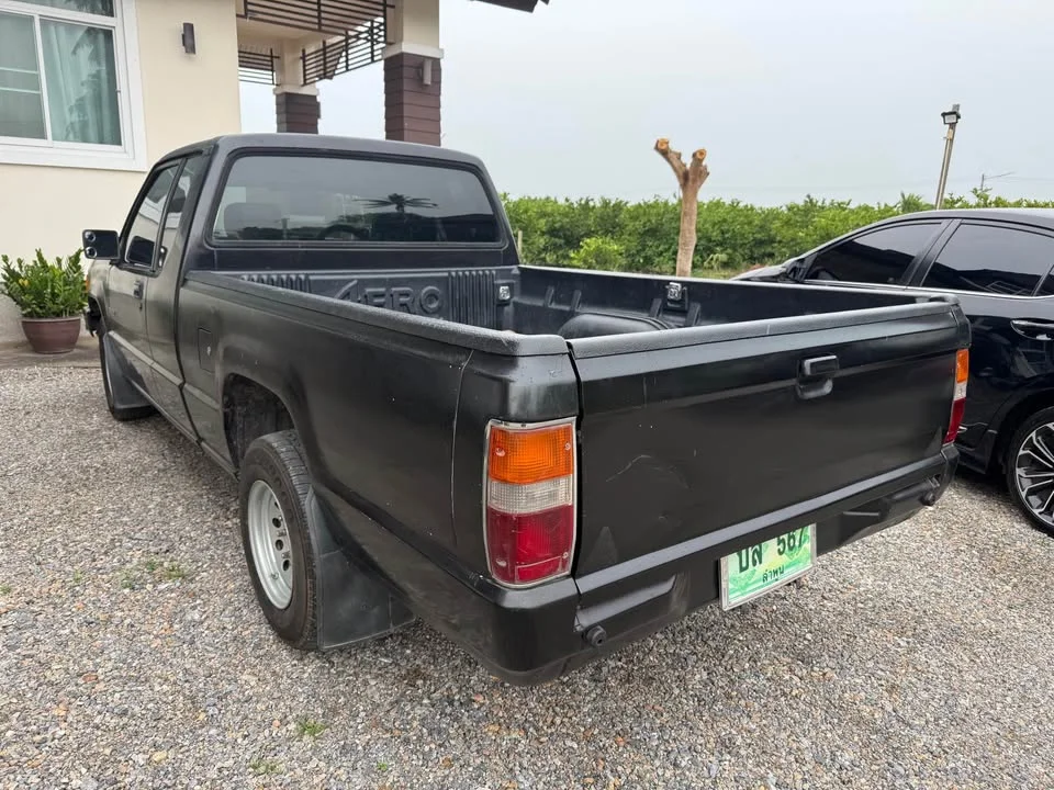 1994 Mitsubishi Triton II 3