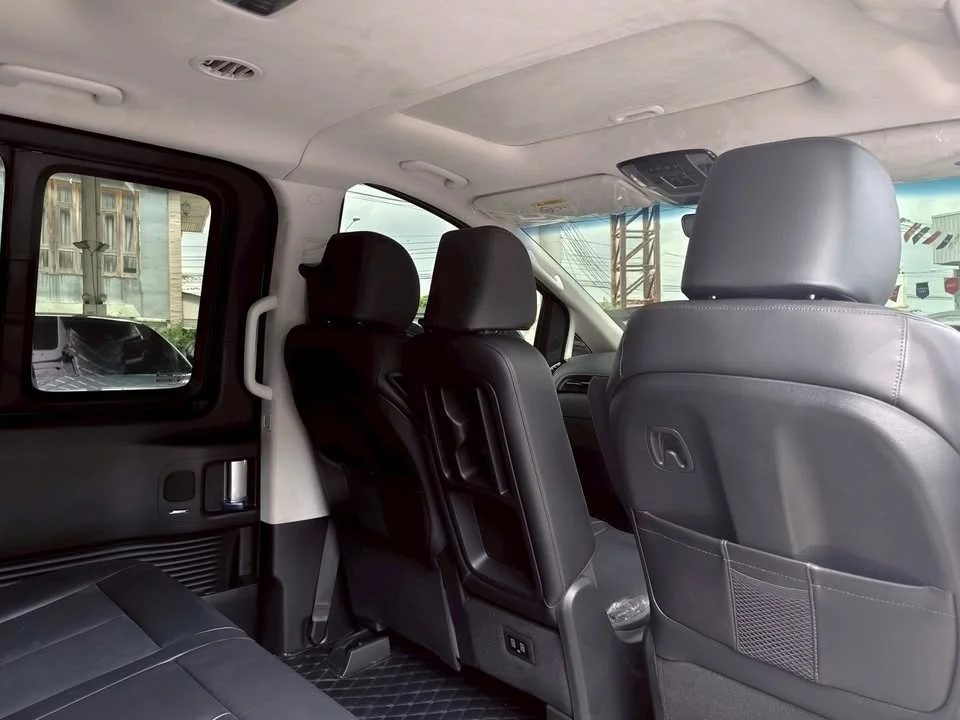 2022 Hyundai Staria US4 3