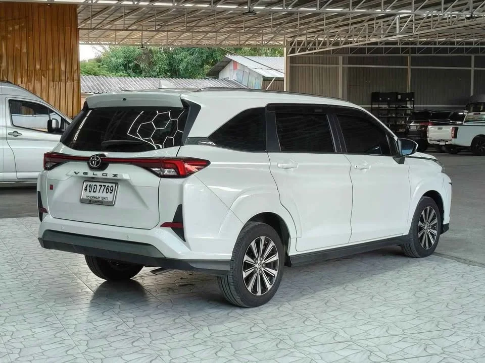 2023 Toyota Veloz III 3