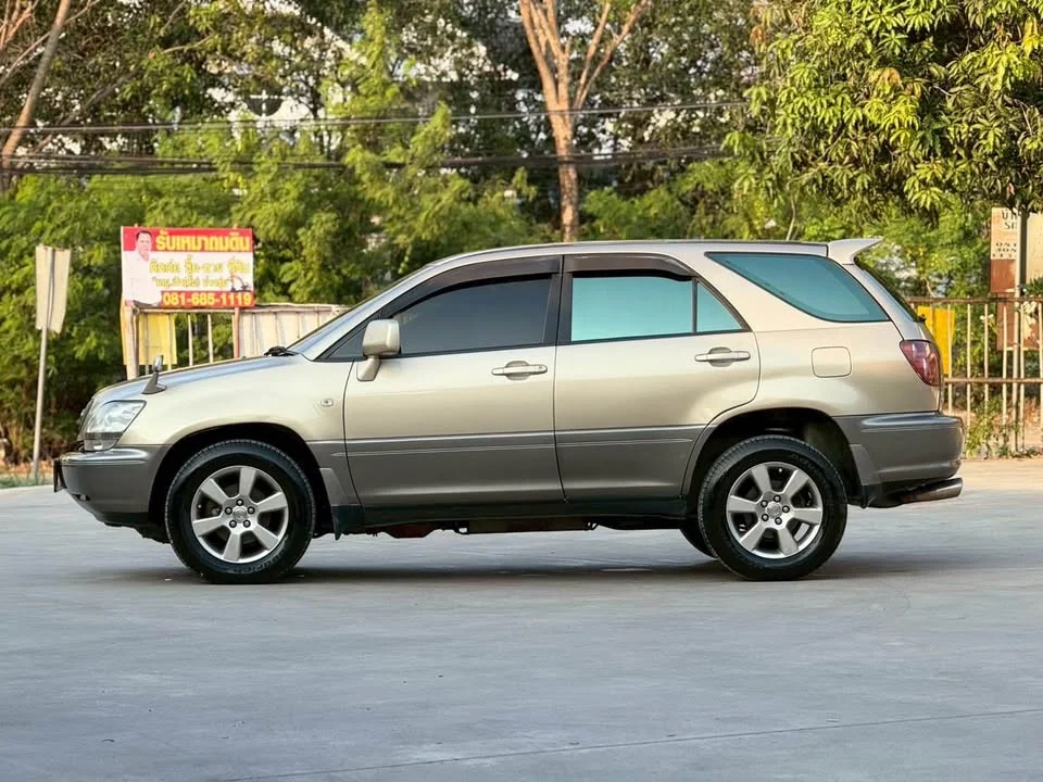 2007 Toyota Harrier I 3