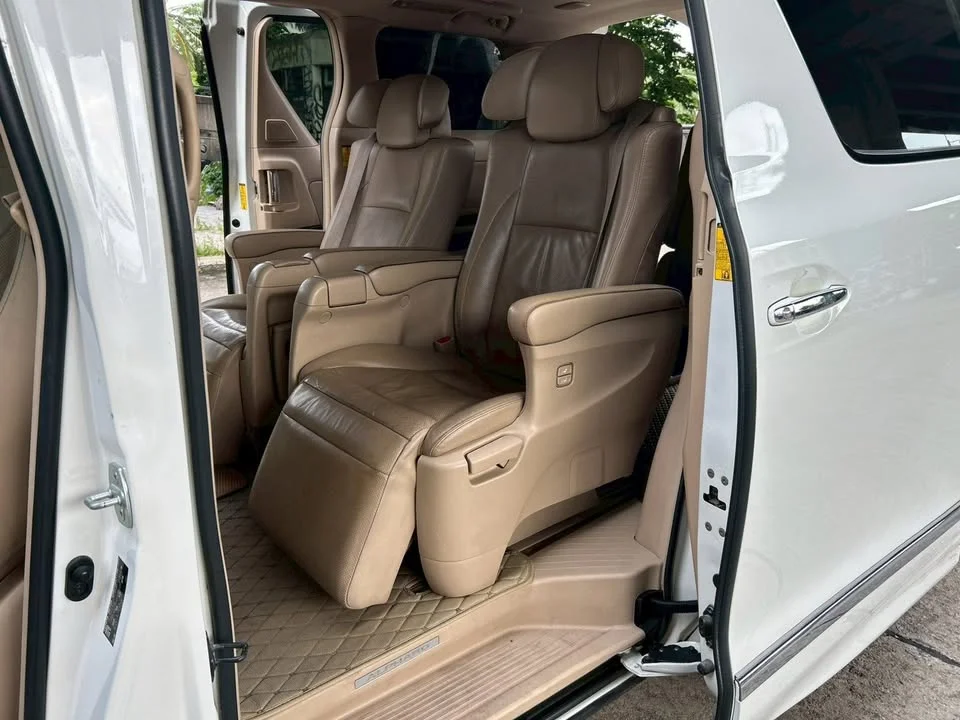 2013 Toyota Alphard, Vellfire III (AH30) 3