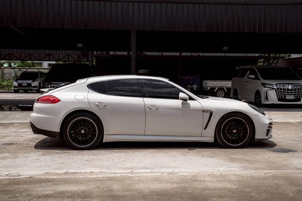 2012 Porsche Panamera I 2
