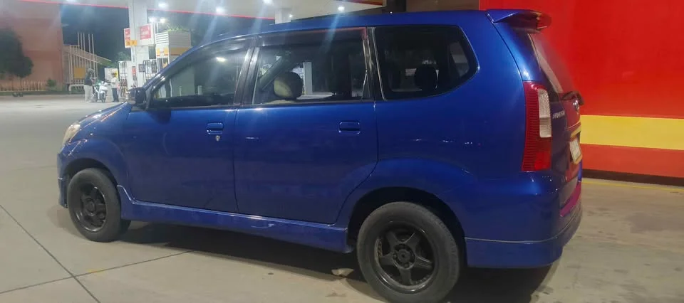 Toyota Avanza I 3