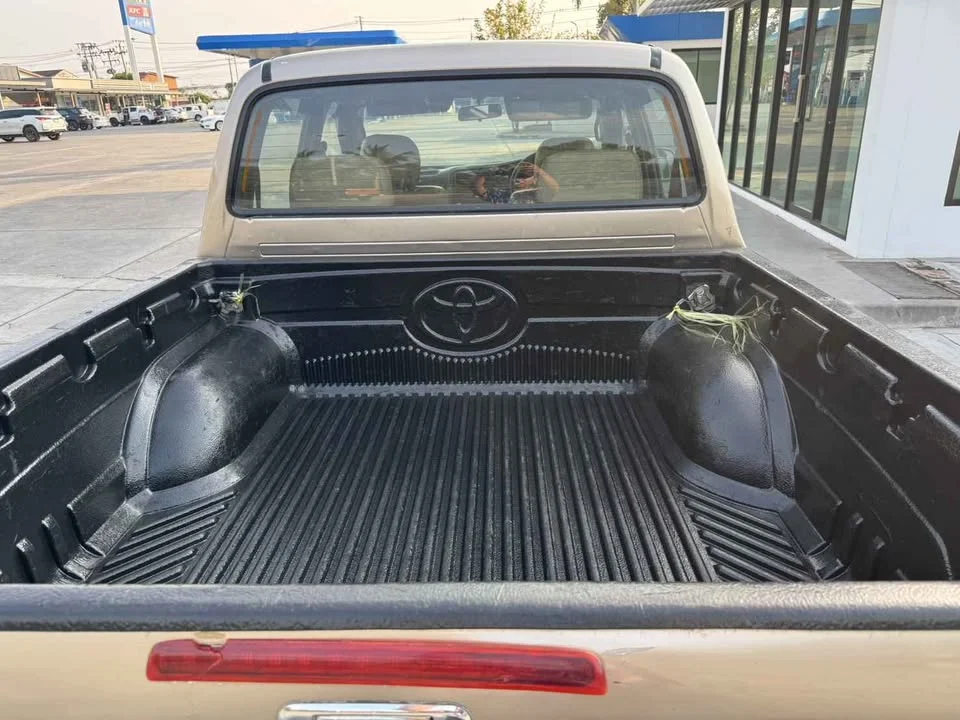 2004 Toyota Hilux Tiger VI 2