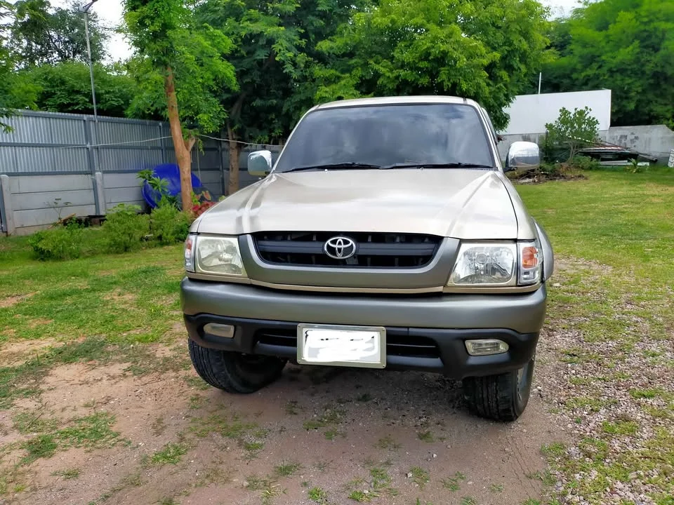 2004 Toyota Hilux Tiger VI 3