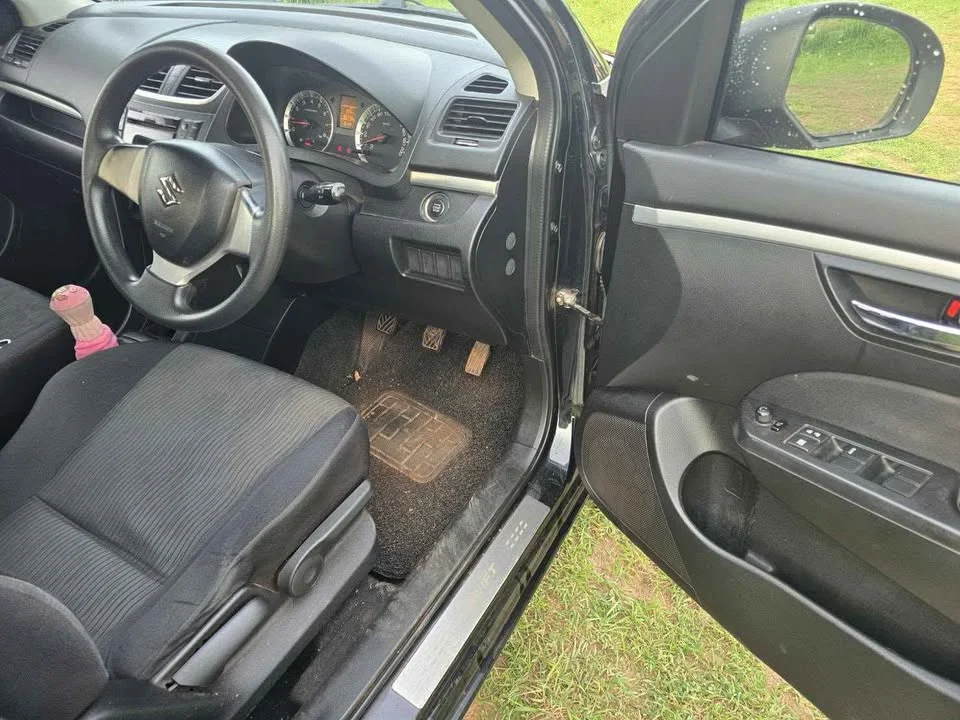 2013 Suzuki Swift II 3