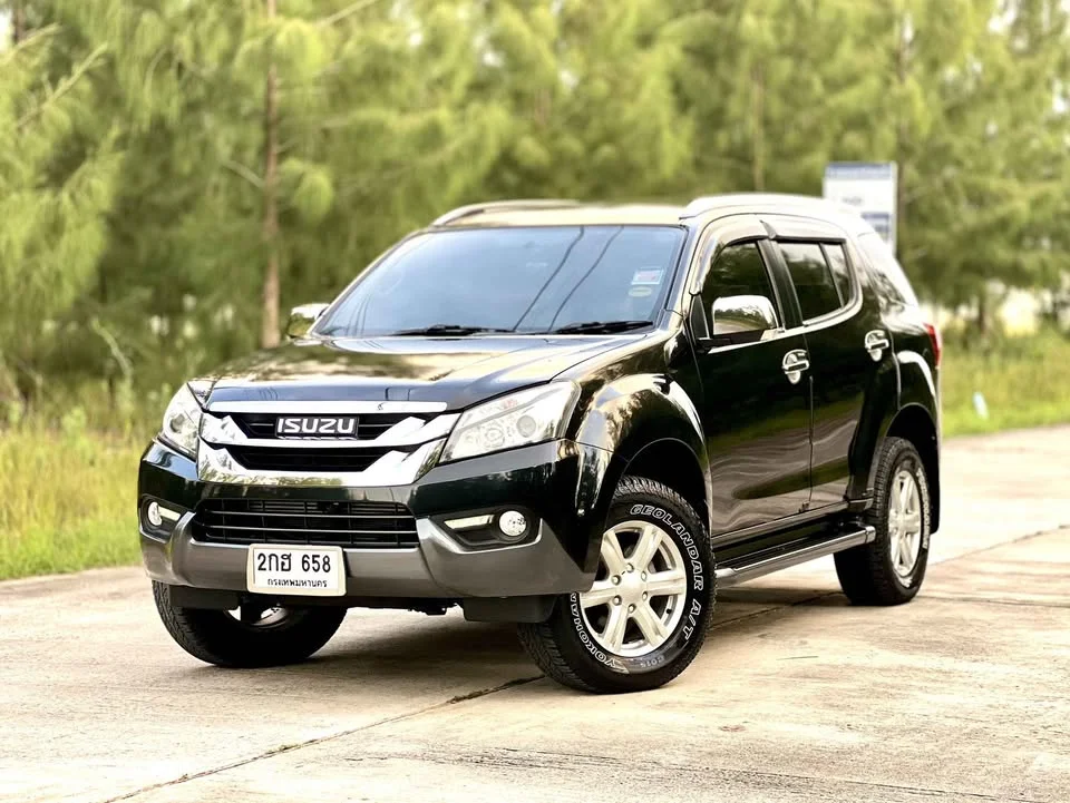 2013 Isuzu MU-X I 2