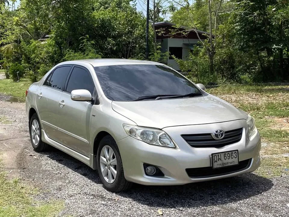 2010 Toyota Corolla Altis X (E140) 2