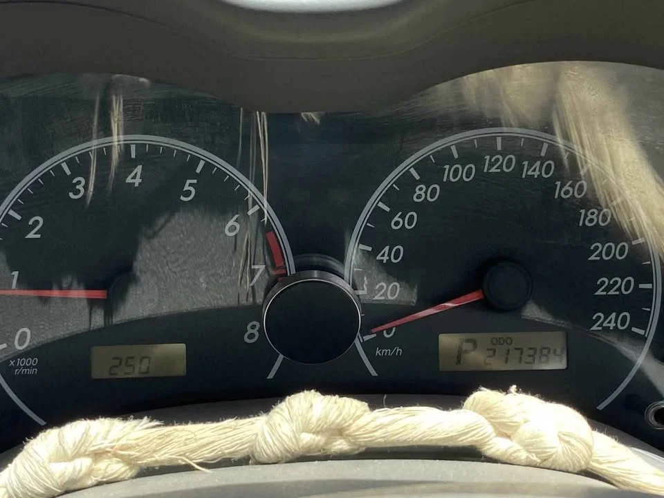 2010 Toyota Corolla Altis X (E140) 3