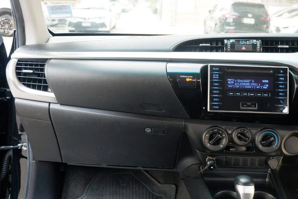 2018 Toyota Hilux VIII 2