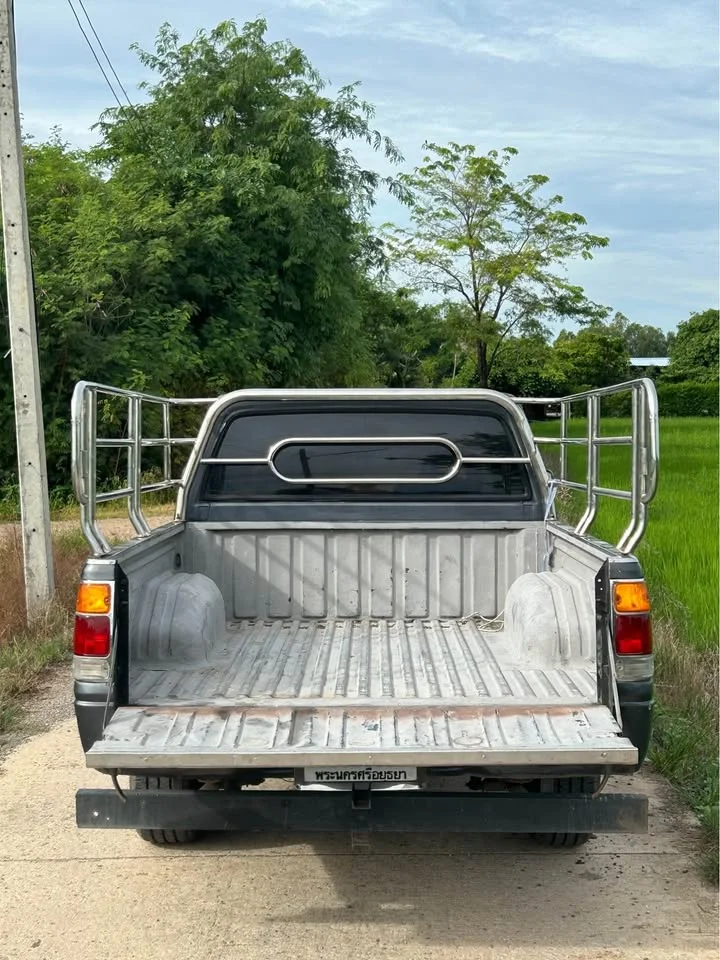 1992 Isuzu TFR III 3