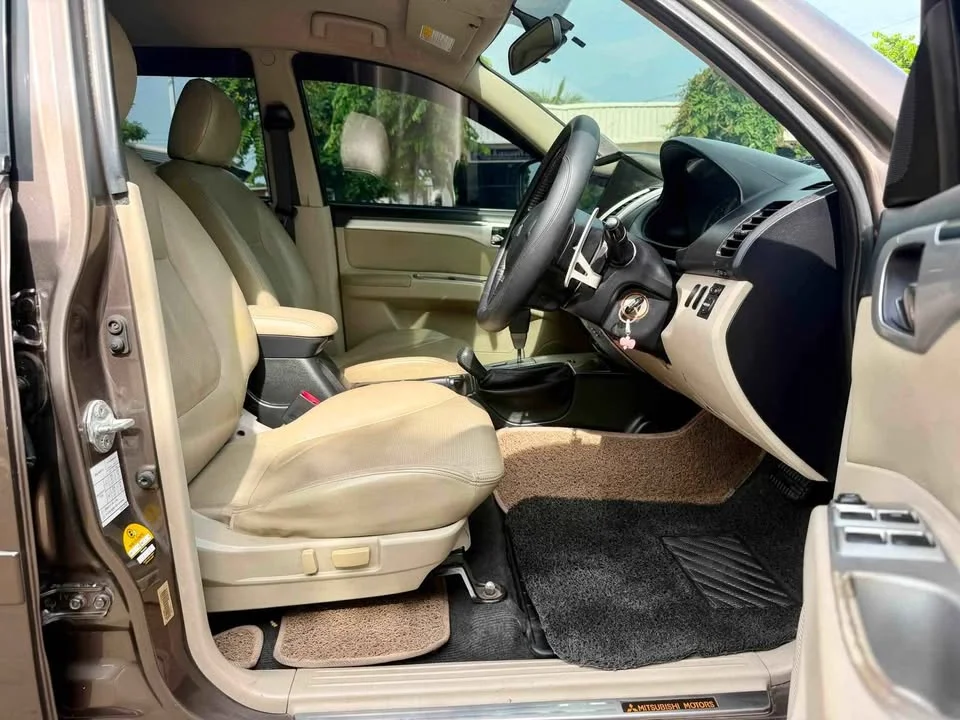 2011 Mitsubishi Pajero Sport II 2