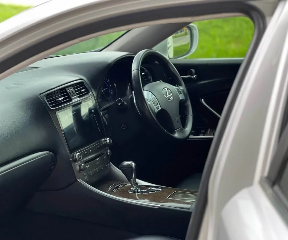 2010 Lexus IS II 3