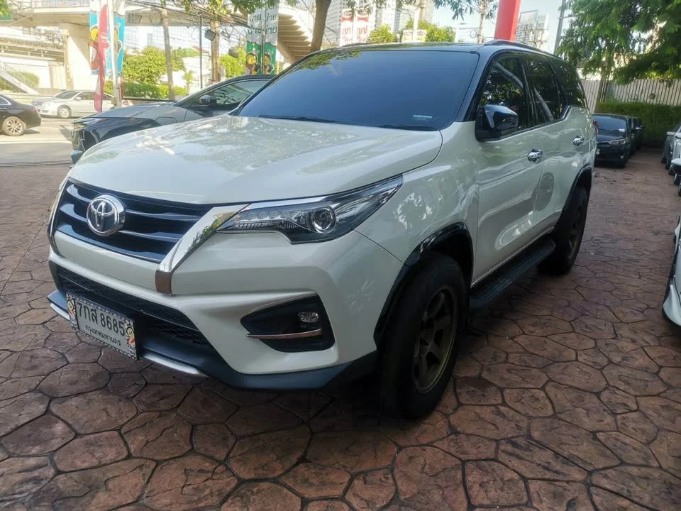 2018 Toyota Fortuner II 2