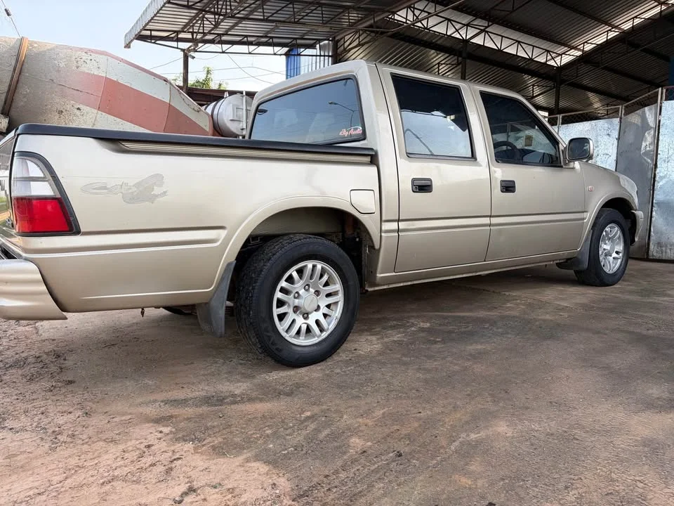 2001 Isuzu Faster Dragon Eyes III 3