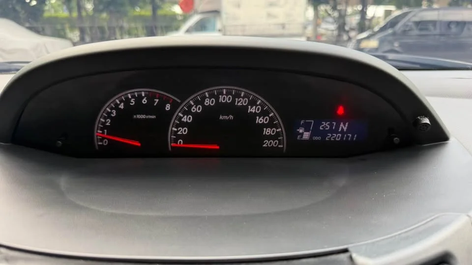2007 Toyota Yaris II 2