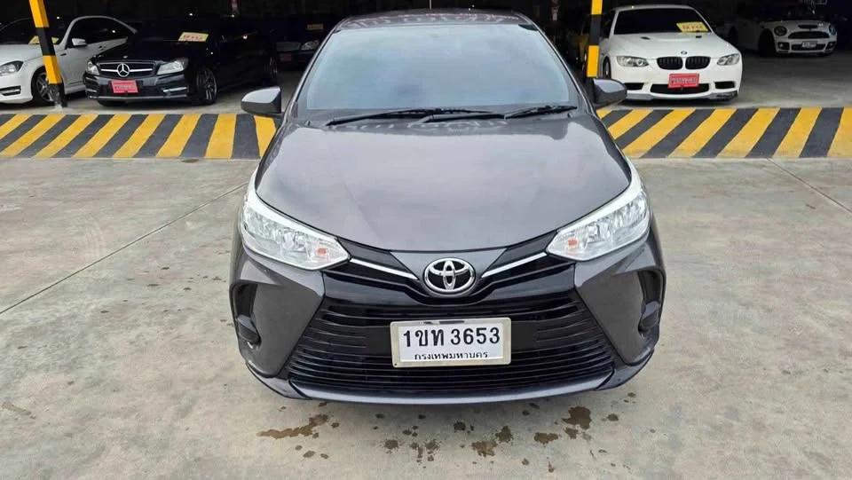2020 Toyota Yaris ATIV III 2