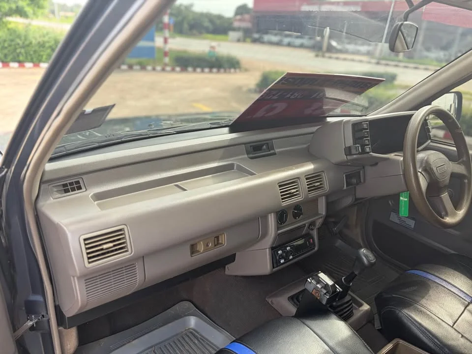 1996 Isuzu TFR III 2