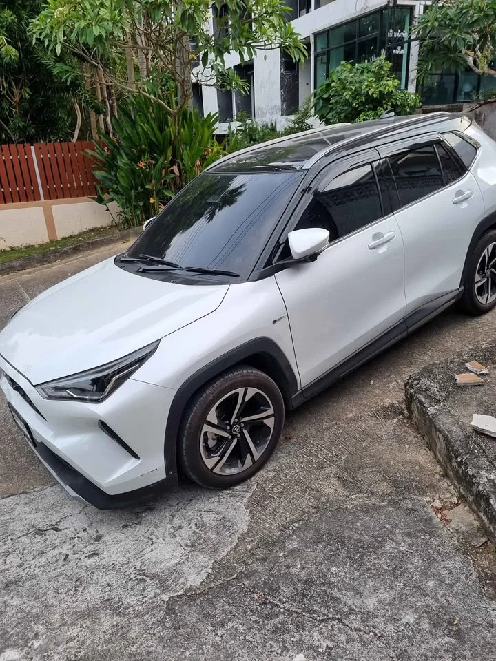 2025 Toyota Yaris Cross AC200 2