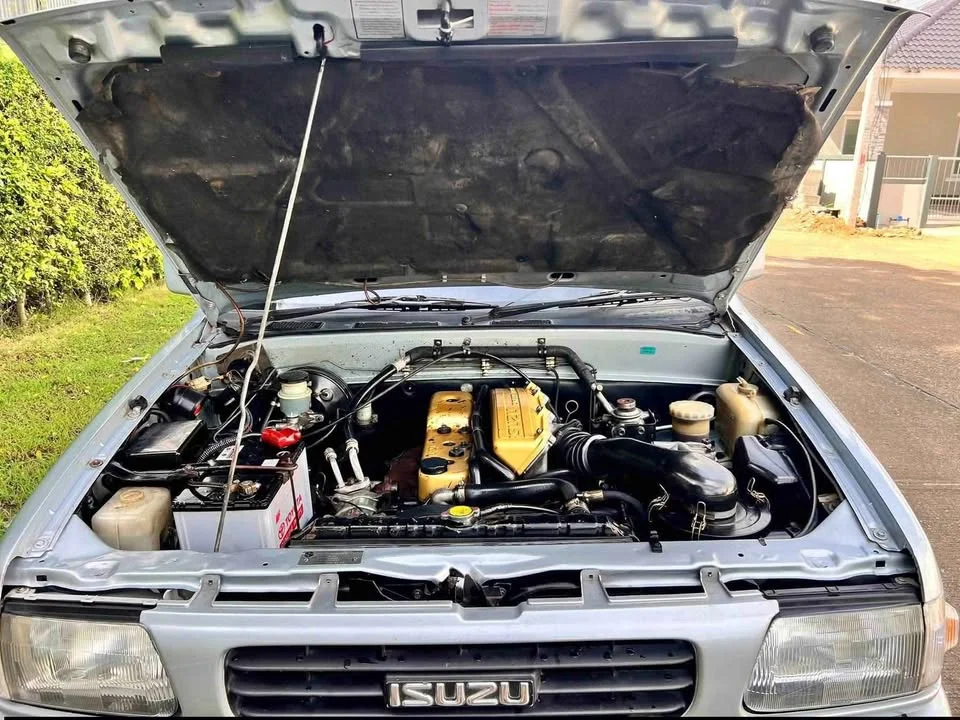 1997 Isuzu TFR III 3