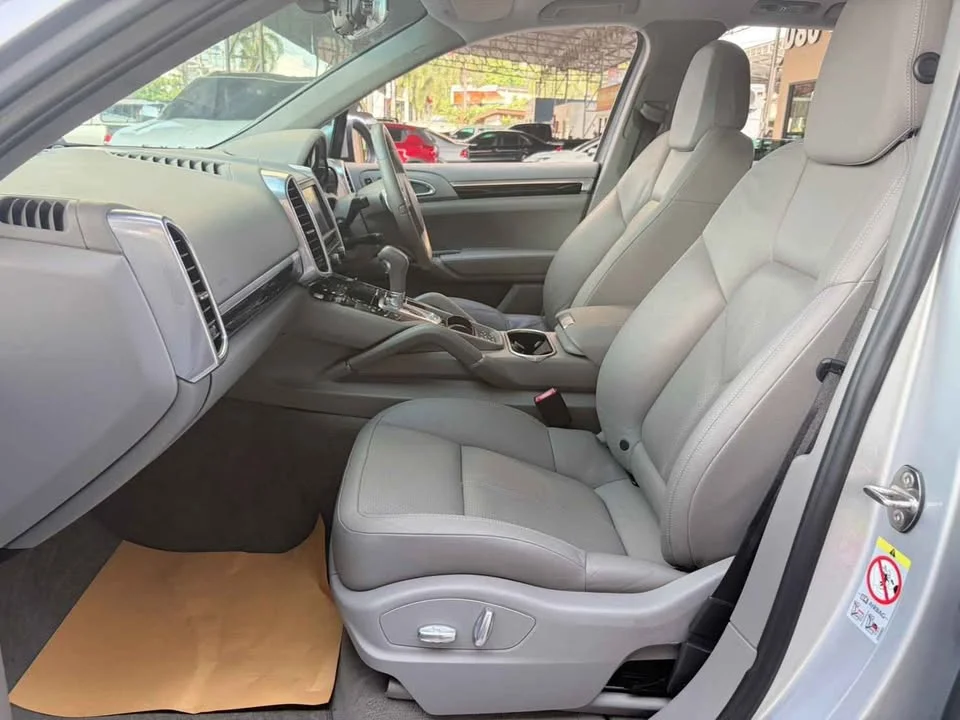 2011 Porsche Cayenne II 2