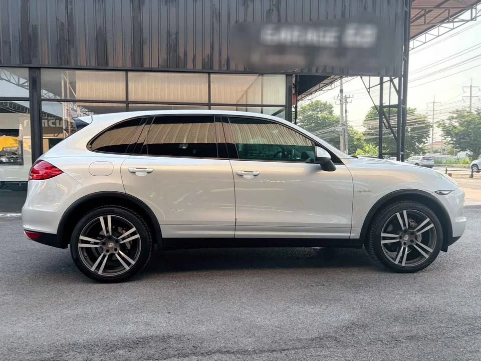 2011 Porsche Cayenne II 3