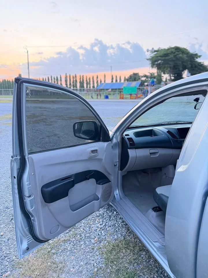 2011 Mitsubishi Triton IV 2