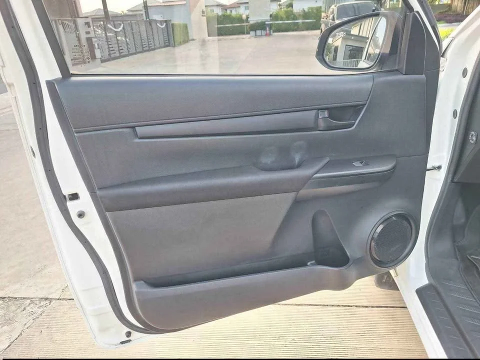 2019 Toyota Hilux VIII 3