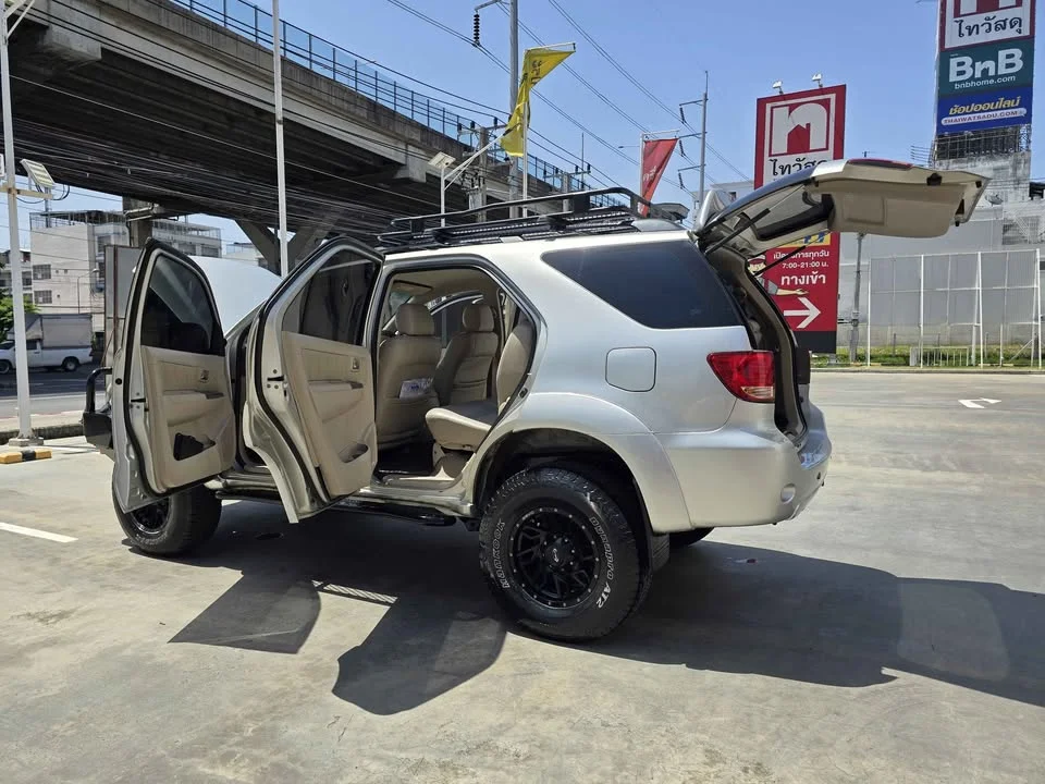 2005 Toyota Fortuner I 2