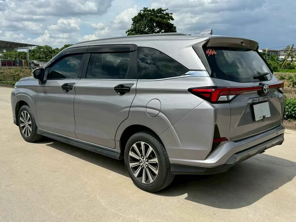 2022 Toyota Veloz III 2