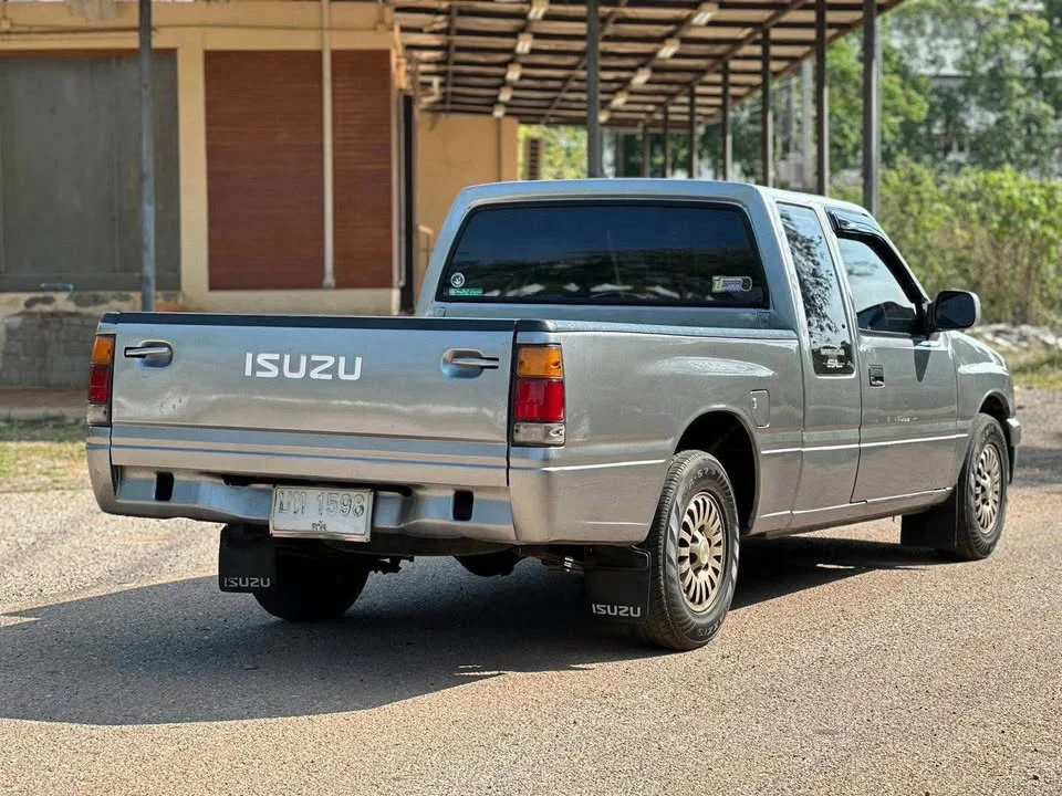 1995 Isuzu TFR III 3