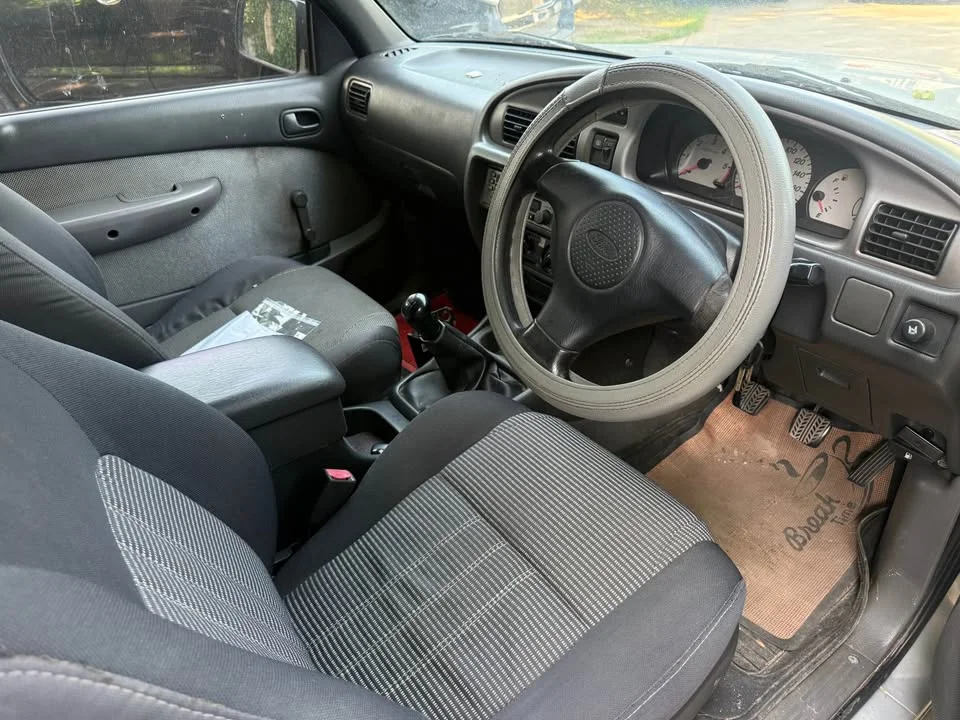 2005 Mazda 2500 Fighter V 2