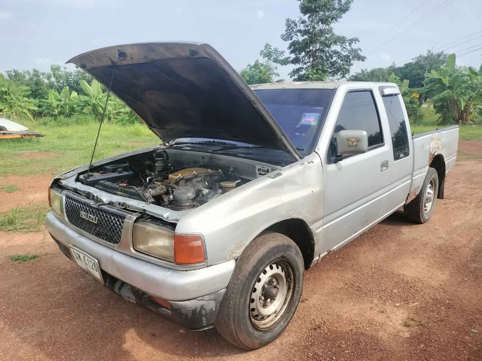 1992 Isuzu TFR III 2