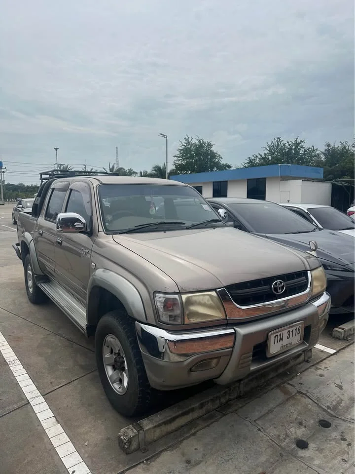 2004 Toyota Hilux Tiger VI 2