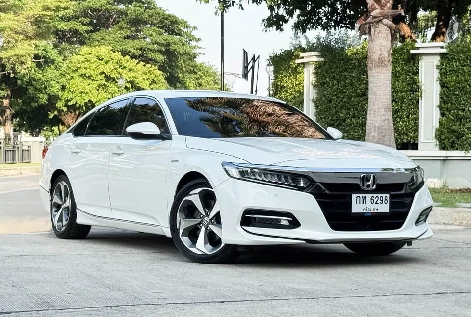 2019 Honda Accord X 3