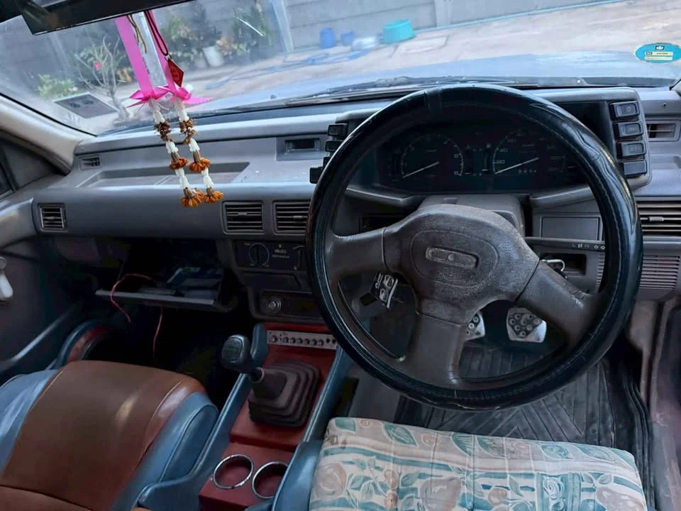 1995 Isuzu TFR III 3
